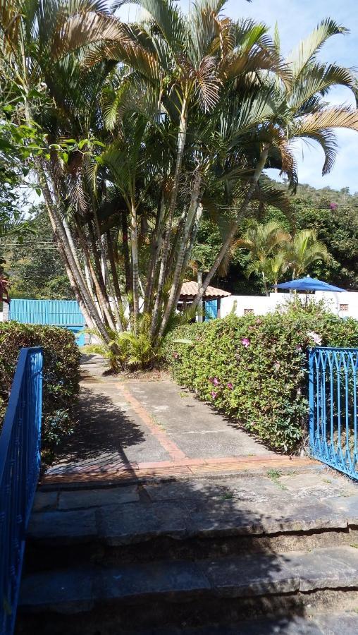 Casa Agradavel Com Piscina. Villa Miguel Pereira Luaran gambar