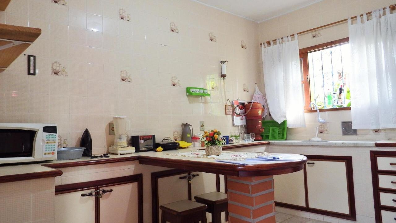 Casa Agradavel Com Piscina. Villa Miguel Pereira Luaran gambar