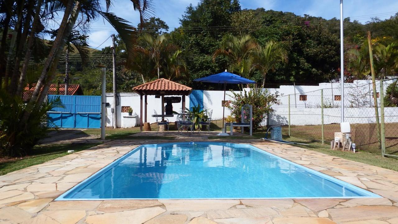 Casa Agradavel Com Piscina. Villa Miguel Pereira Luaran gambar